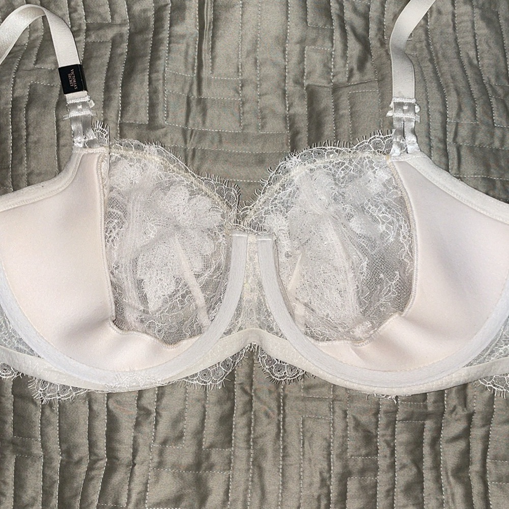 Victoria secret-Elegant Lace Underwire Bra - White - Picture 6 of 9